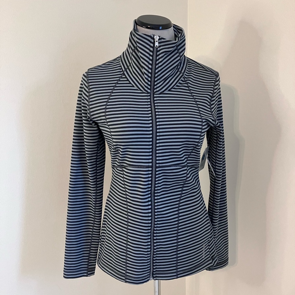 Reebok Playdry Striped Women's Jacket